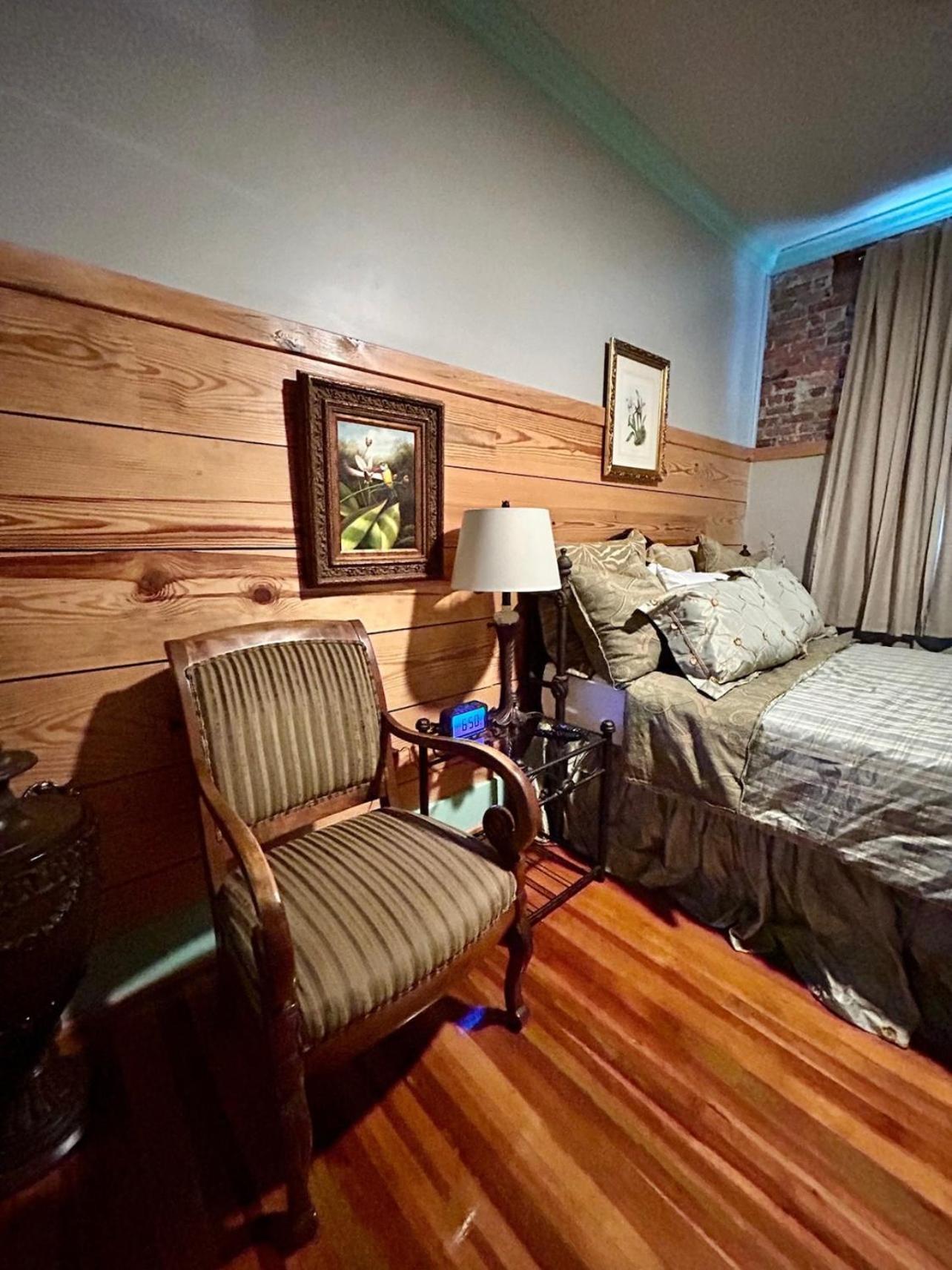 Chipley'S Squareview Inn Carthage Екстериор снимка