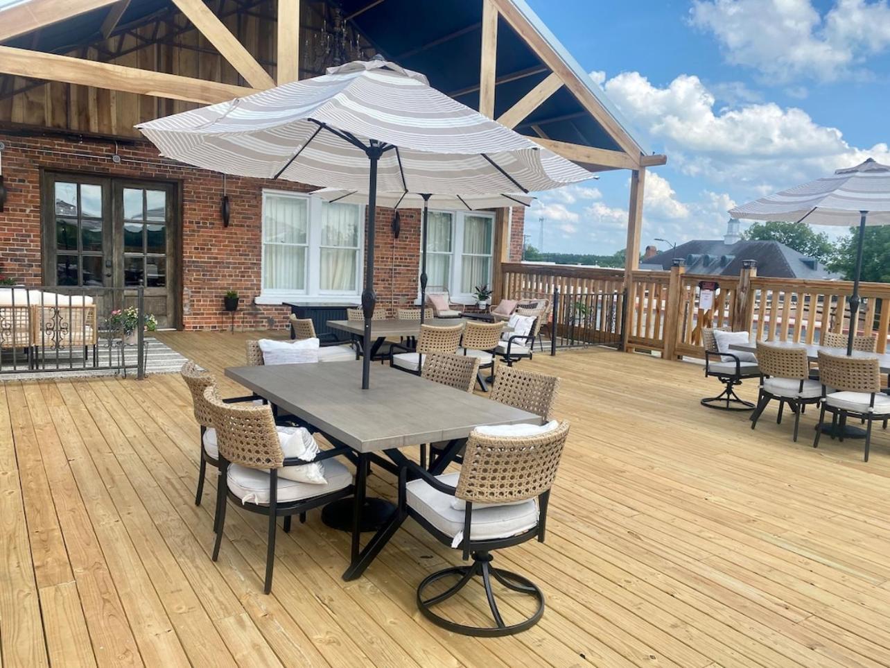 Chipley'S Squareview Inn Carthage Екстериор снимка