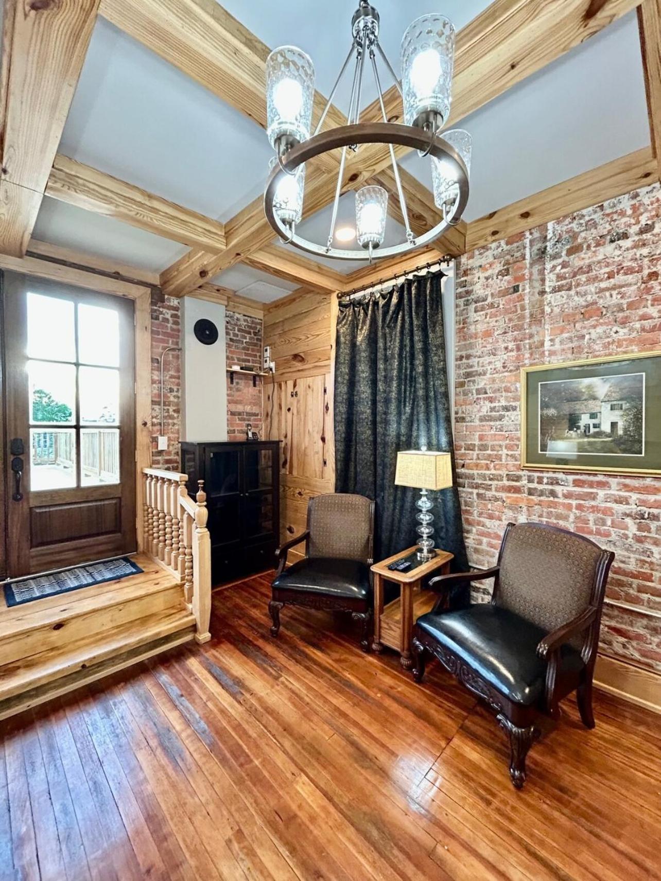 Chipley'S Squareview Inn Carthage Екстериор снимка